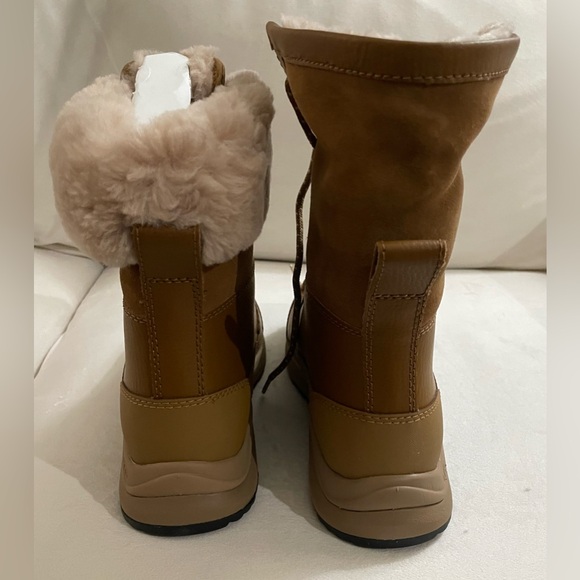 New in Box UGG Zaylee Women Boots CHE Size 7 Waterproof - Picture 13 of 13